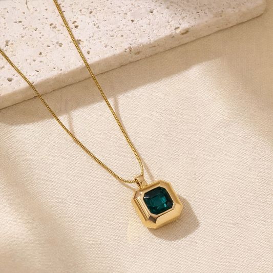 Emerald Dark Green Necklace – Zariva