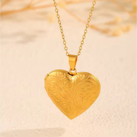Amora Secret Heart Locket Necklace – Zariva