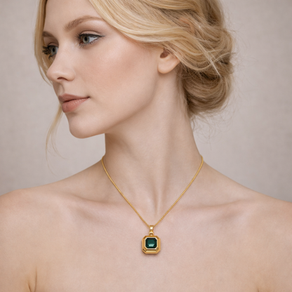 Emerald Dark Green Necklace – Zariva
