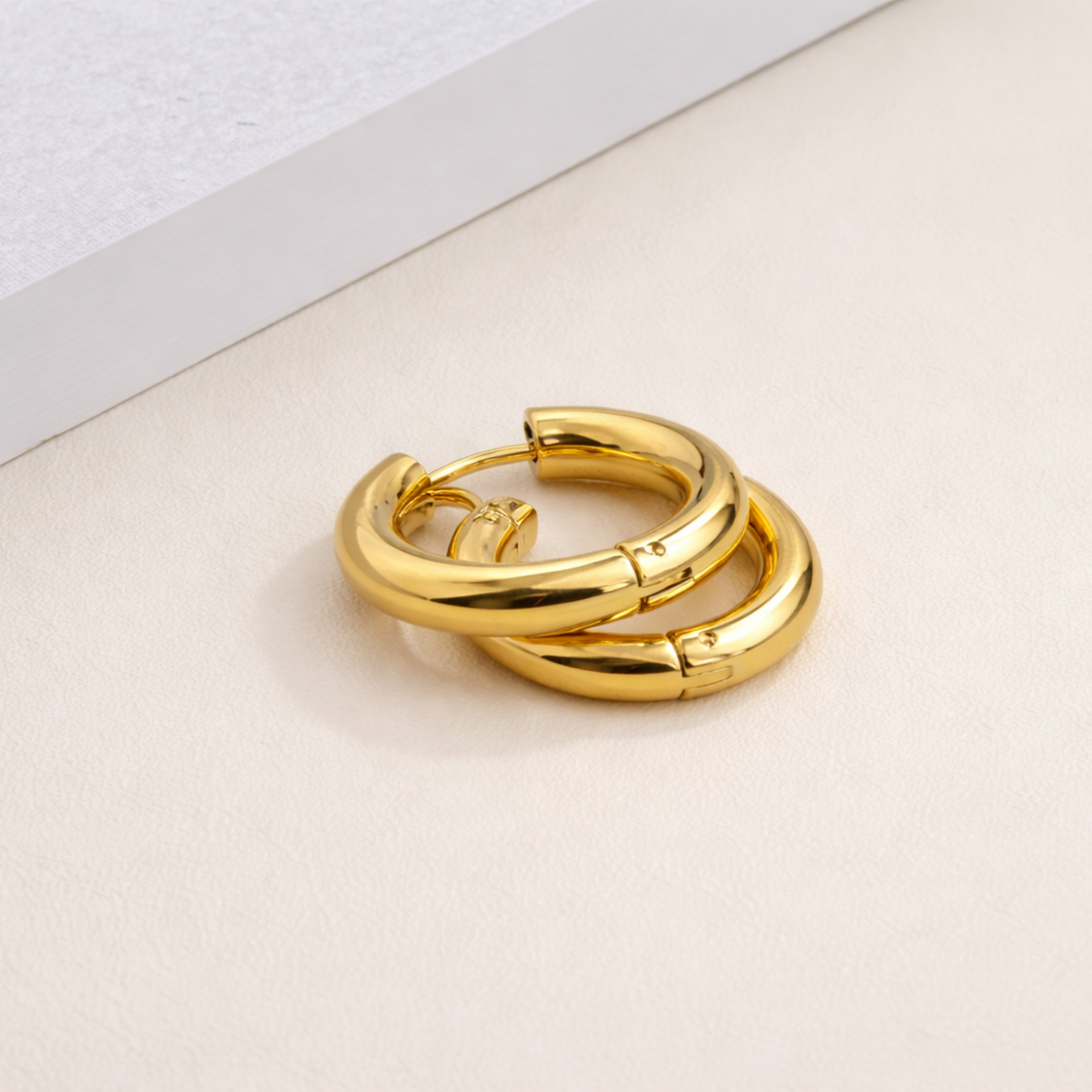Aurelia Bold Gold Hoop Earrings – Zariva