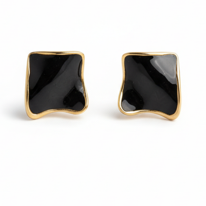 Kiara Wavy Square Black Stud Earrings – Zariva