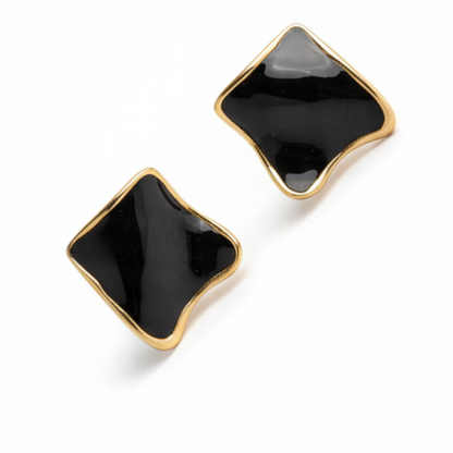 Kiara Wavy Square Black Stud Earrings – Zariva