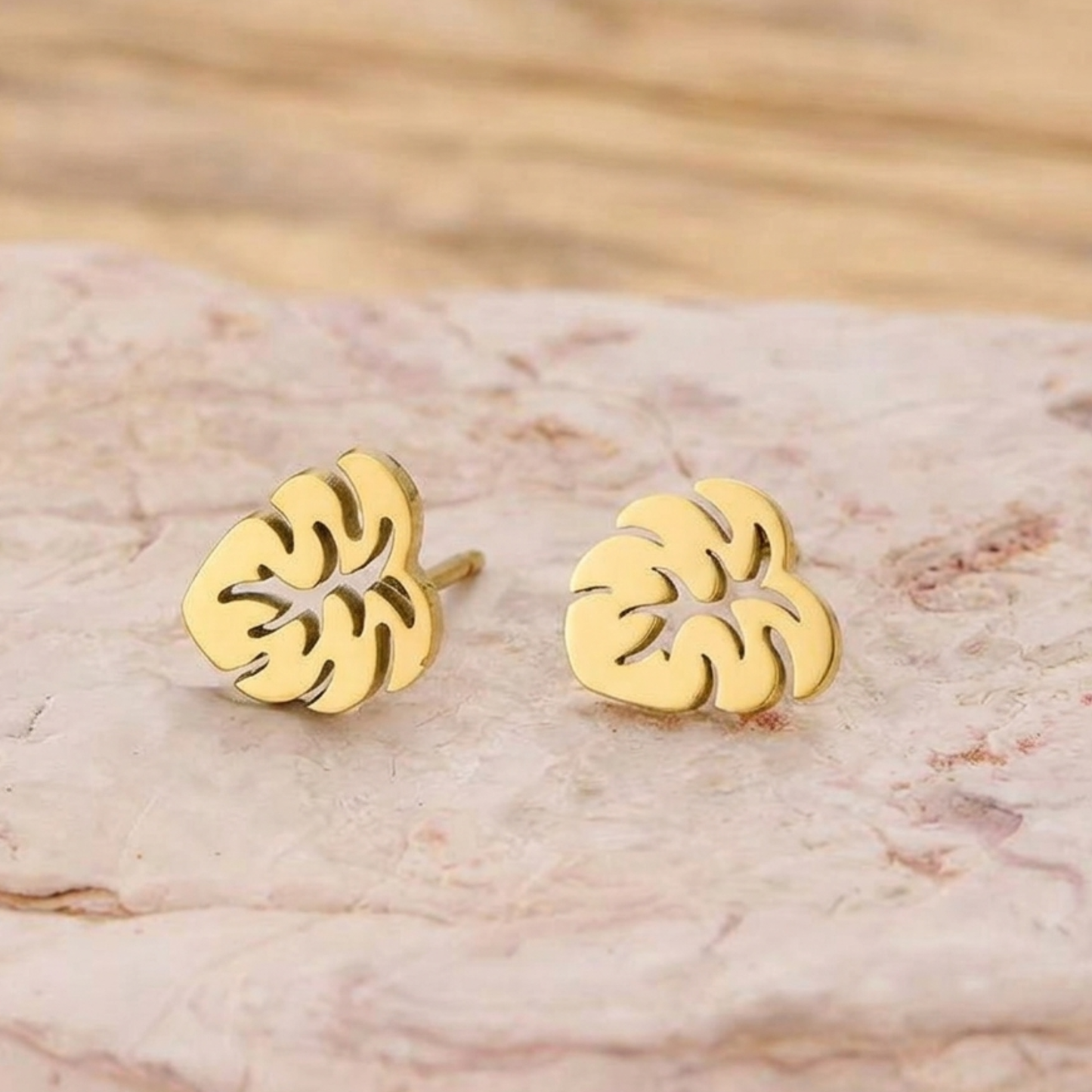 Monstera Élan Mini Stud Earrings