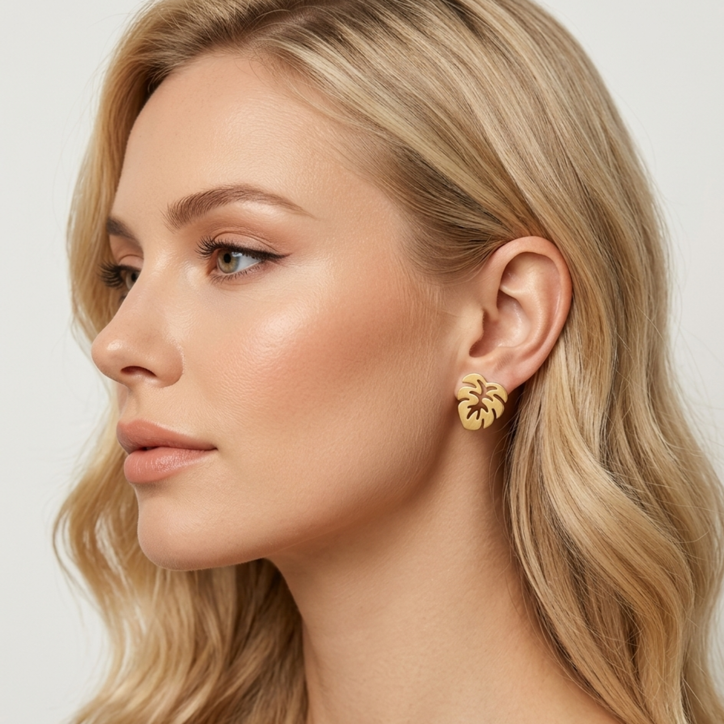 Monstera Élan Mini Stud Earrings