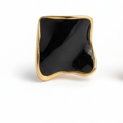 Kiara Wavy Square Black Stud Earrings – Zariva