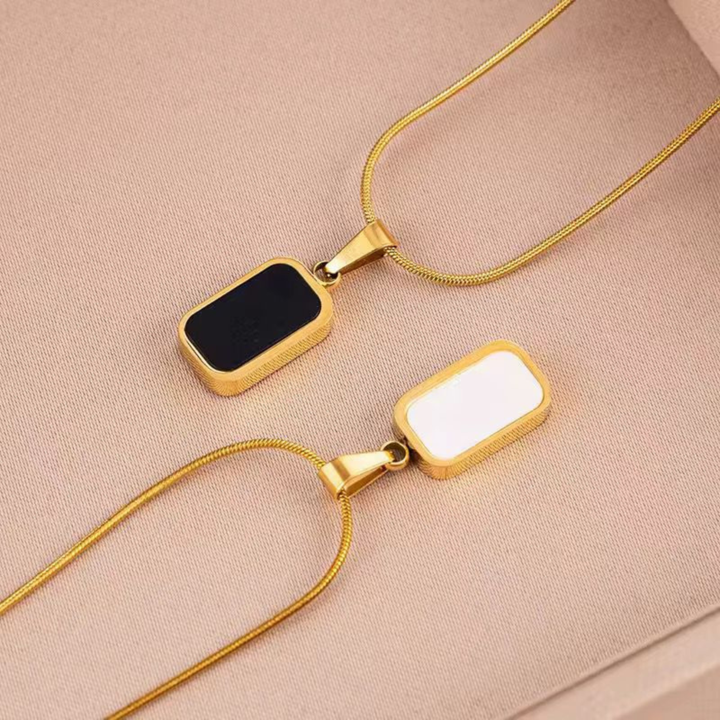 Noir Black & White Double-Sided Rectangular Necklace – Zariva