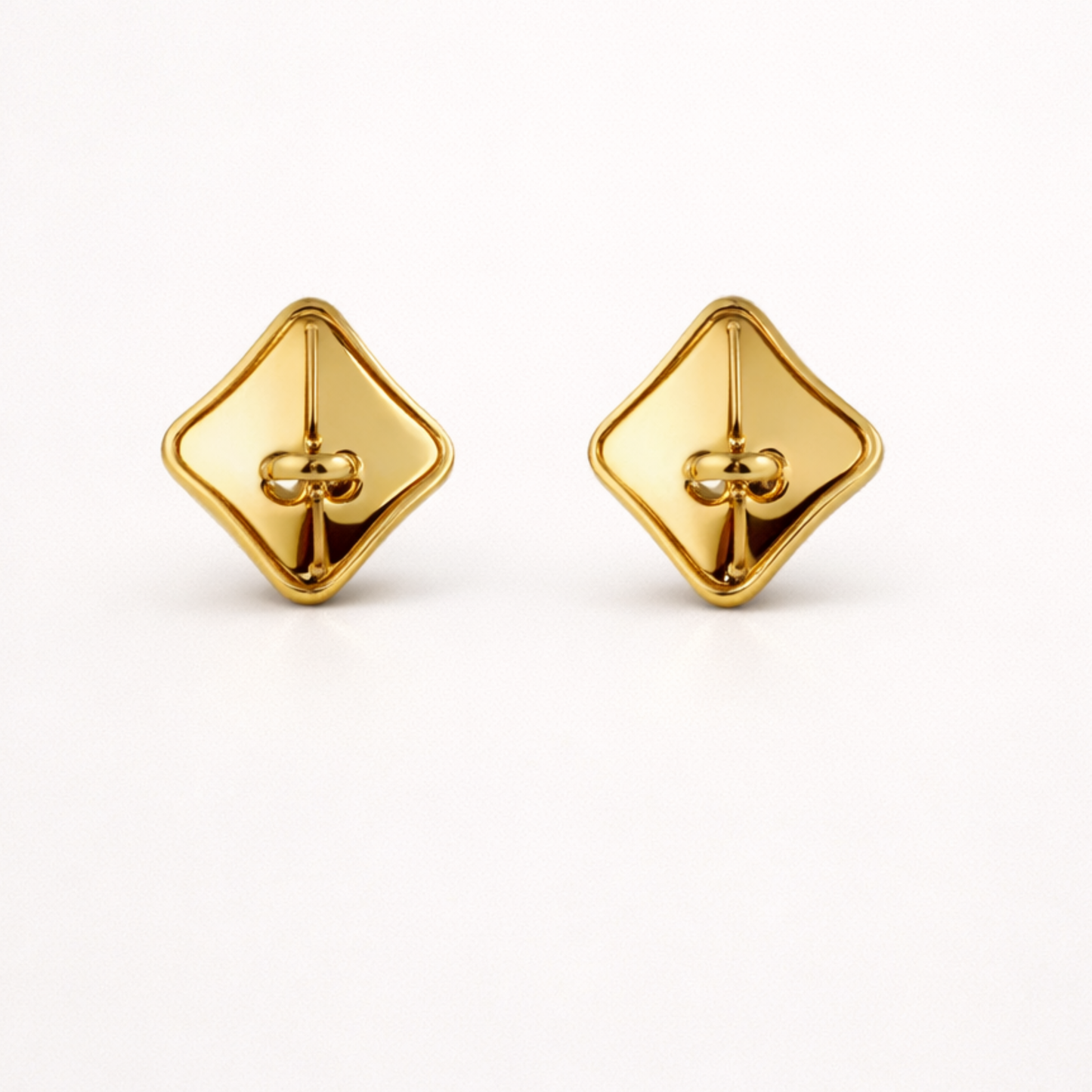 Kiara Wavy Square Black Stud Earrings – Zariva