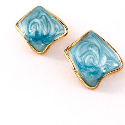 Luna Wavy Square Blue Stud Earrings – Zariva