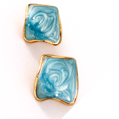 Luna Wavy Square Blue Stud Earrings – Zariva