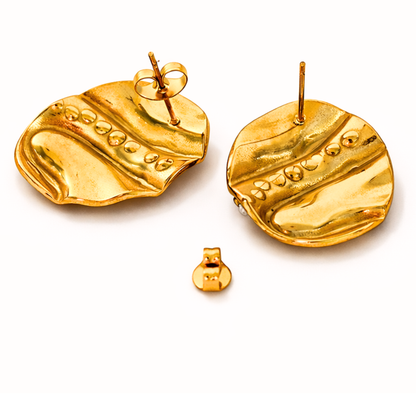 Orla Oval Pearl Stud Earrings